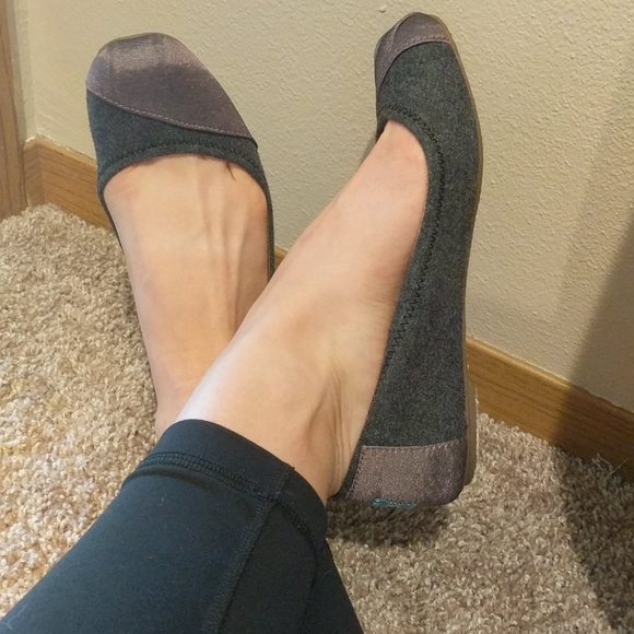 Toms - Picture 3 of 3
